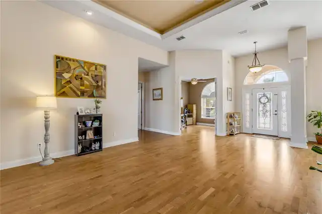 Listing Photo 8