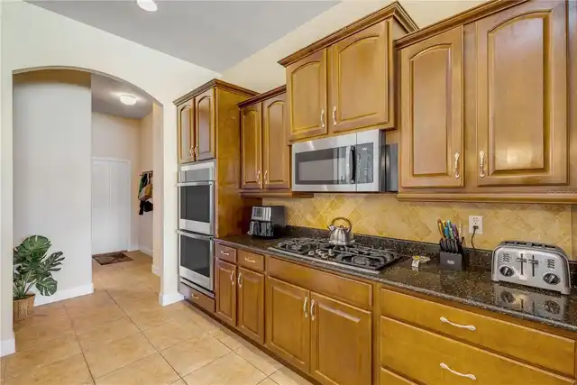 Listing Photo 10