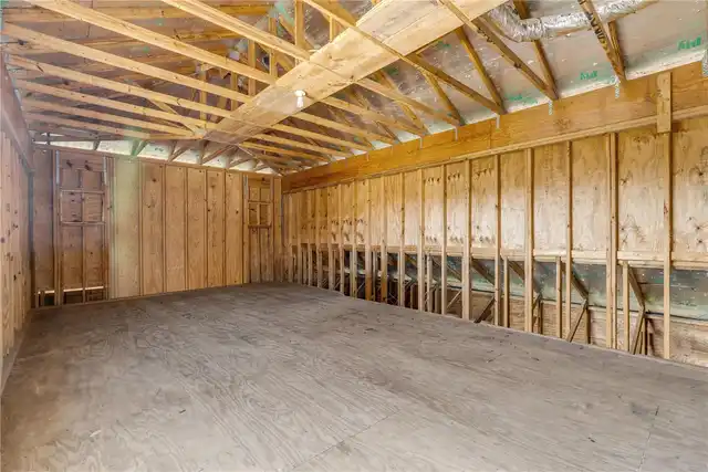 Listing Photo 32