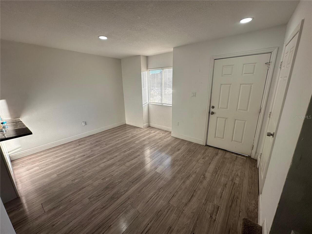 Listing Photo 14