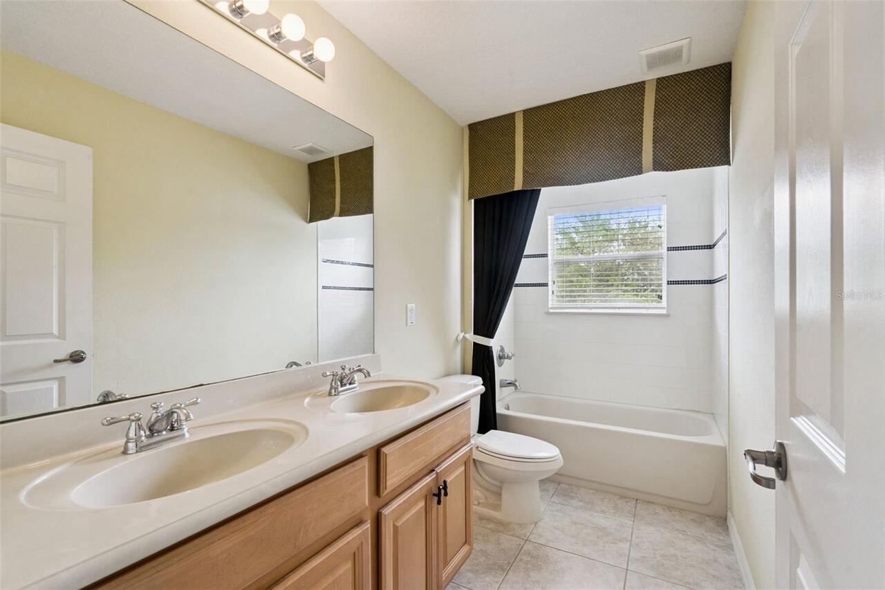 Listing Photo 17