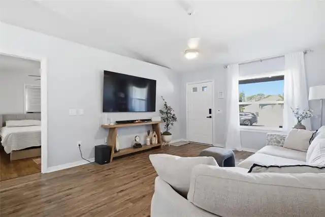 Listing Photo 9