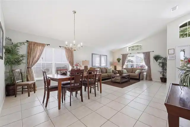 Listing Photo 9