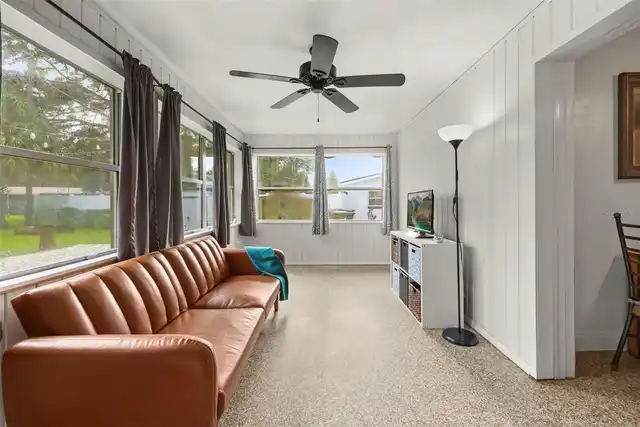 Listing Photo 8