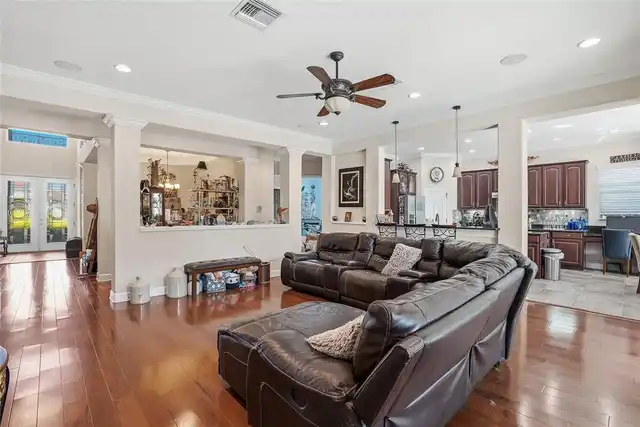 Listing Photo 9