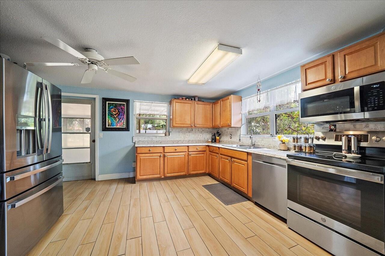 Listing Photo 6