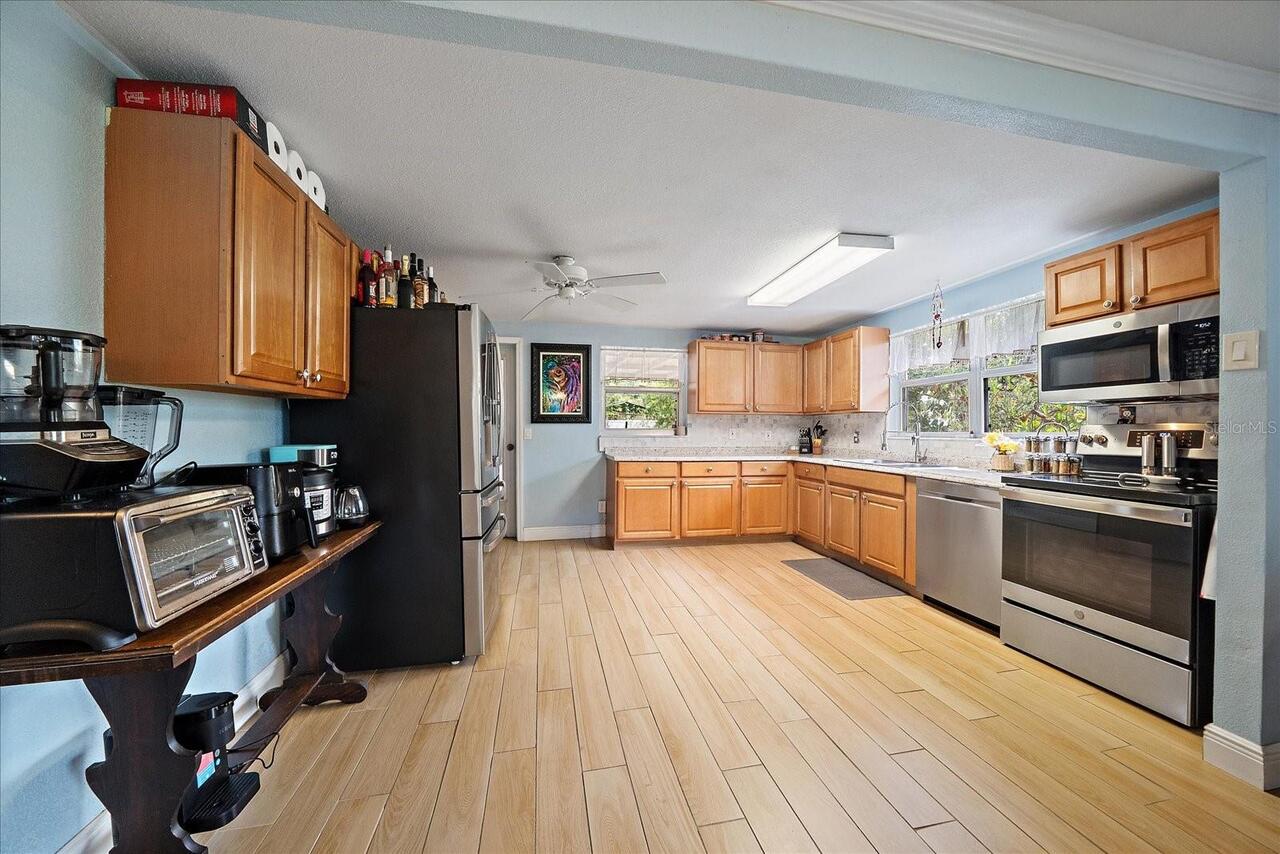 Listing Photo 8