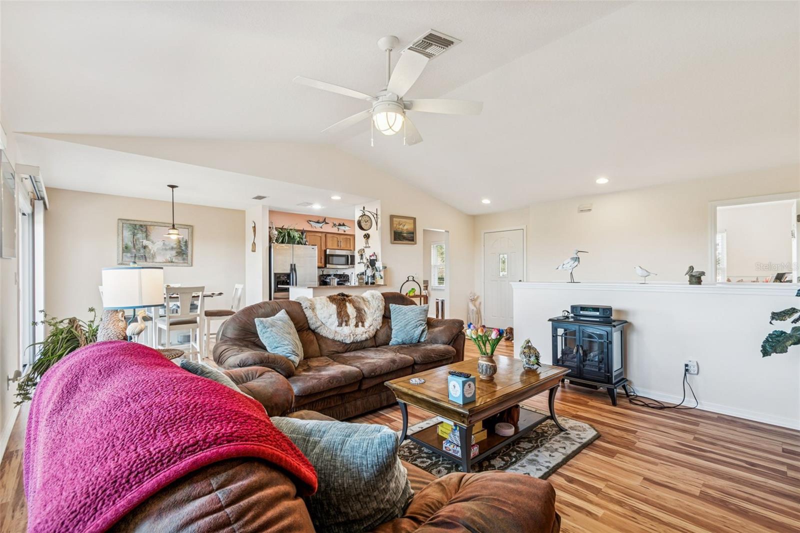 Listing Photo 16
