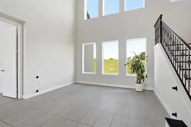 Listing Photo 10