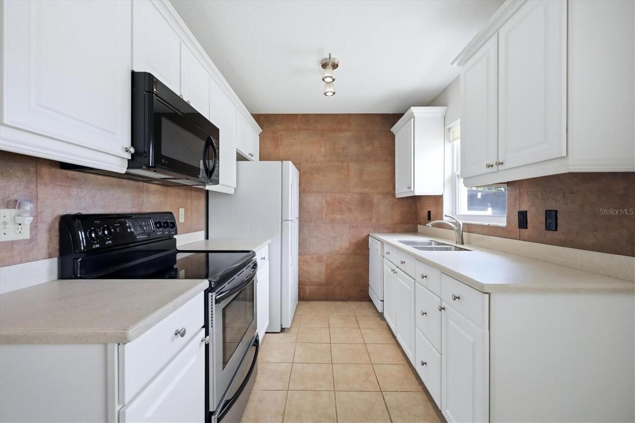 Listing Photo 8