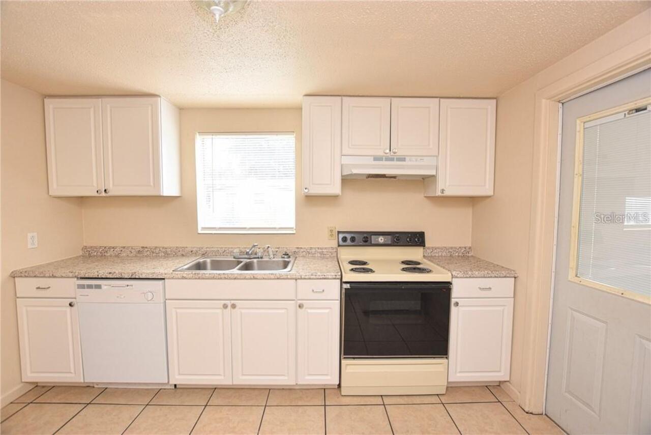 Listing Photo 9