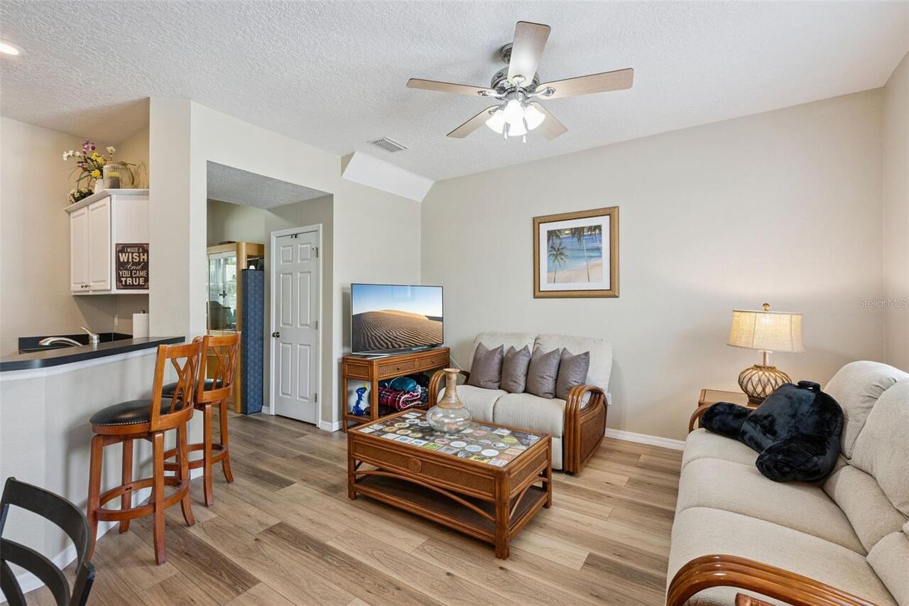 Listing Photo 12