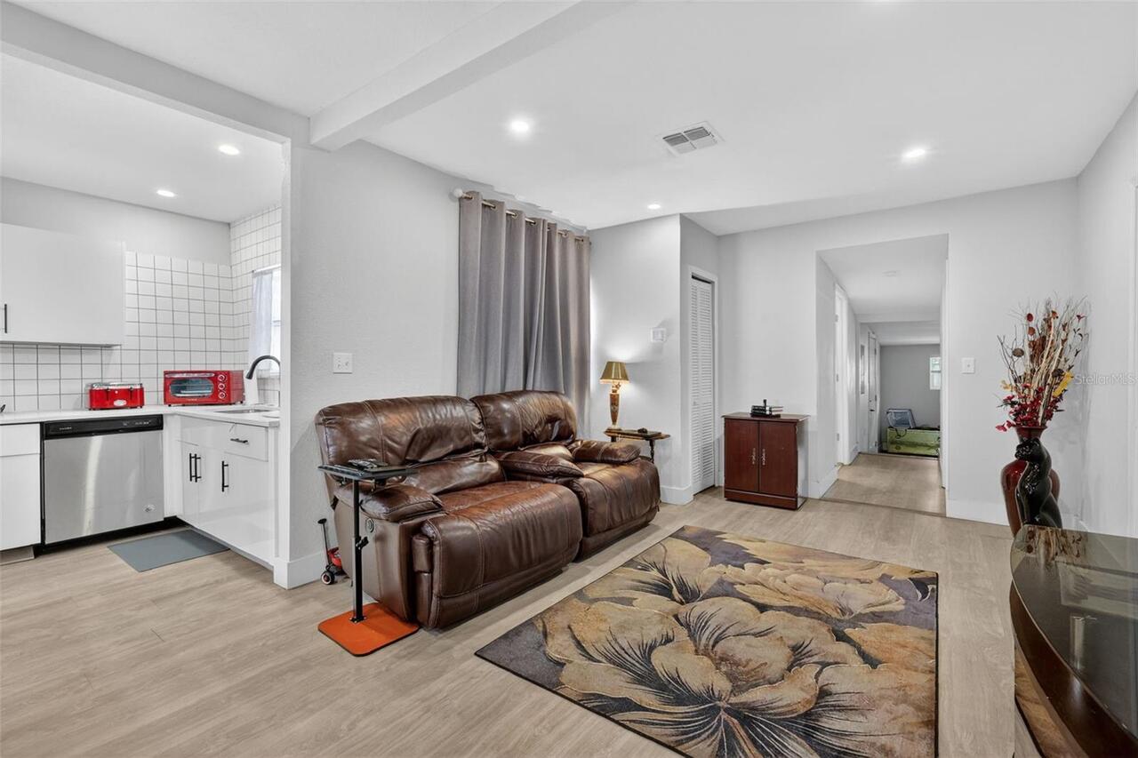 Listing Photo 8