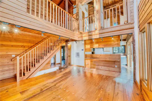 Listing Photo 11