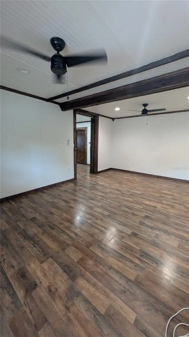 Listing Photo 16