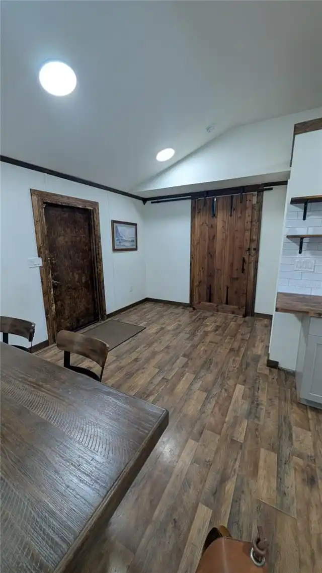 Listing Photo 19