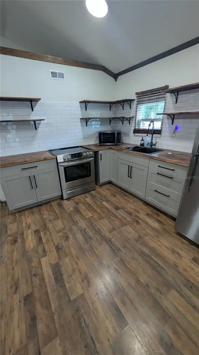 Listing Photo 20