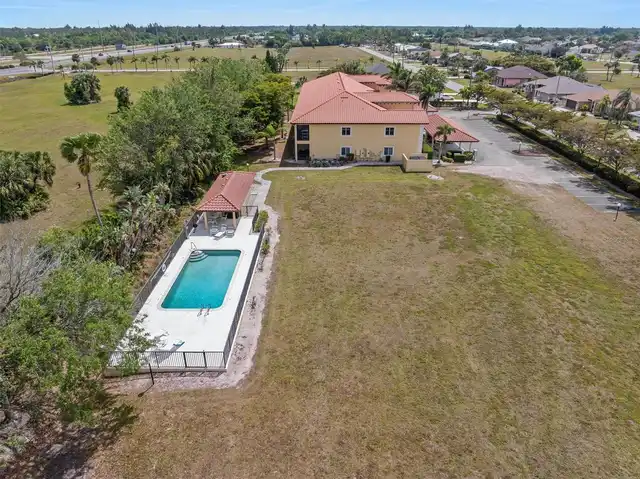 Listing Photo 15