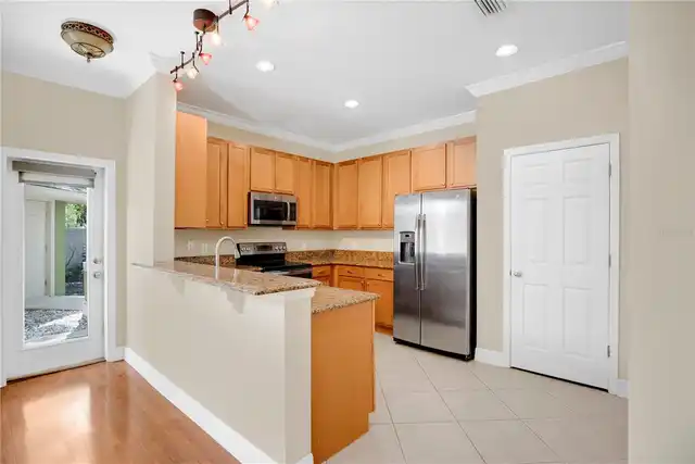 Listing Photo 7