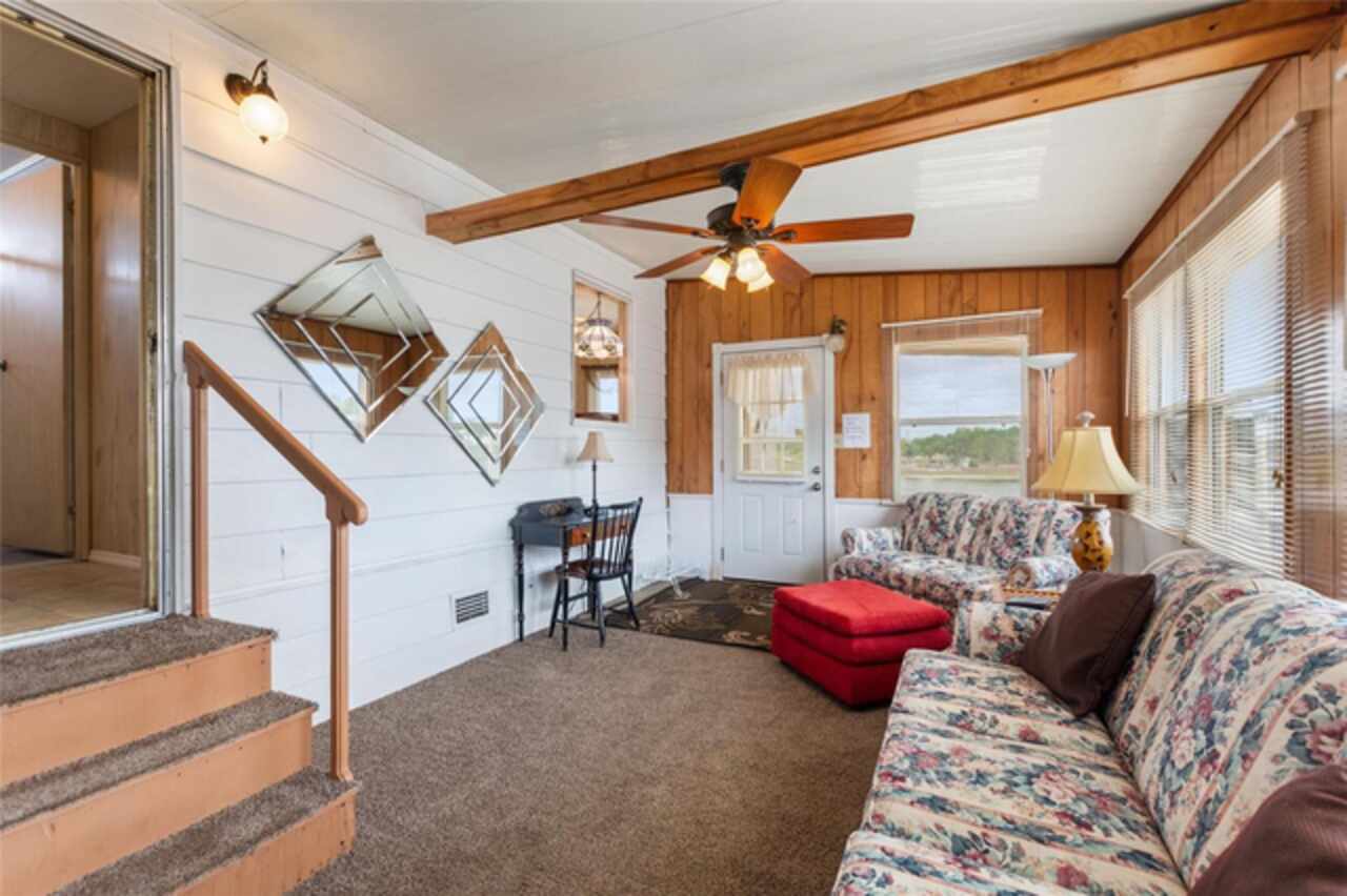 Listing Photo 8