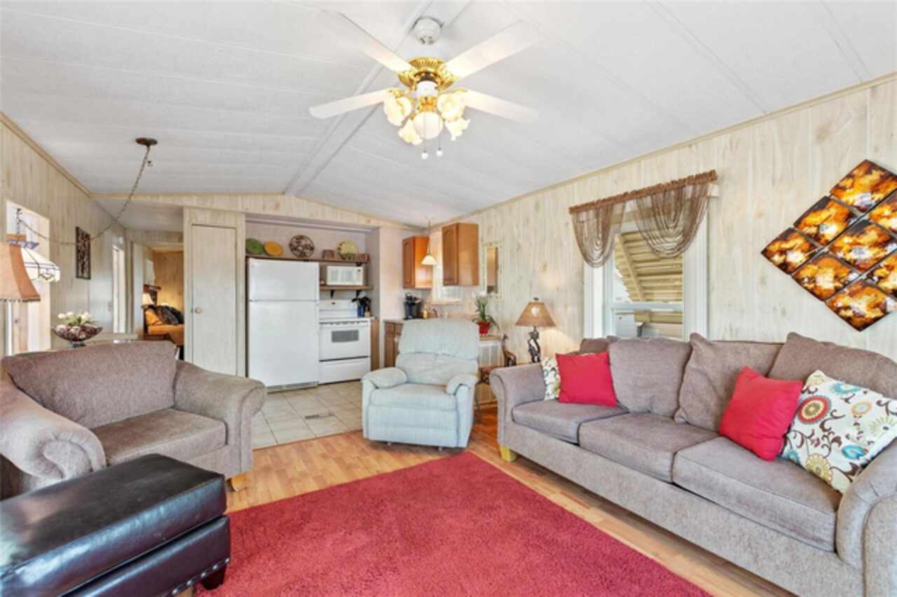 Listing Photo 18
