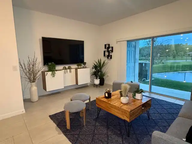 Listing Photo 11