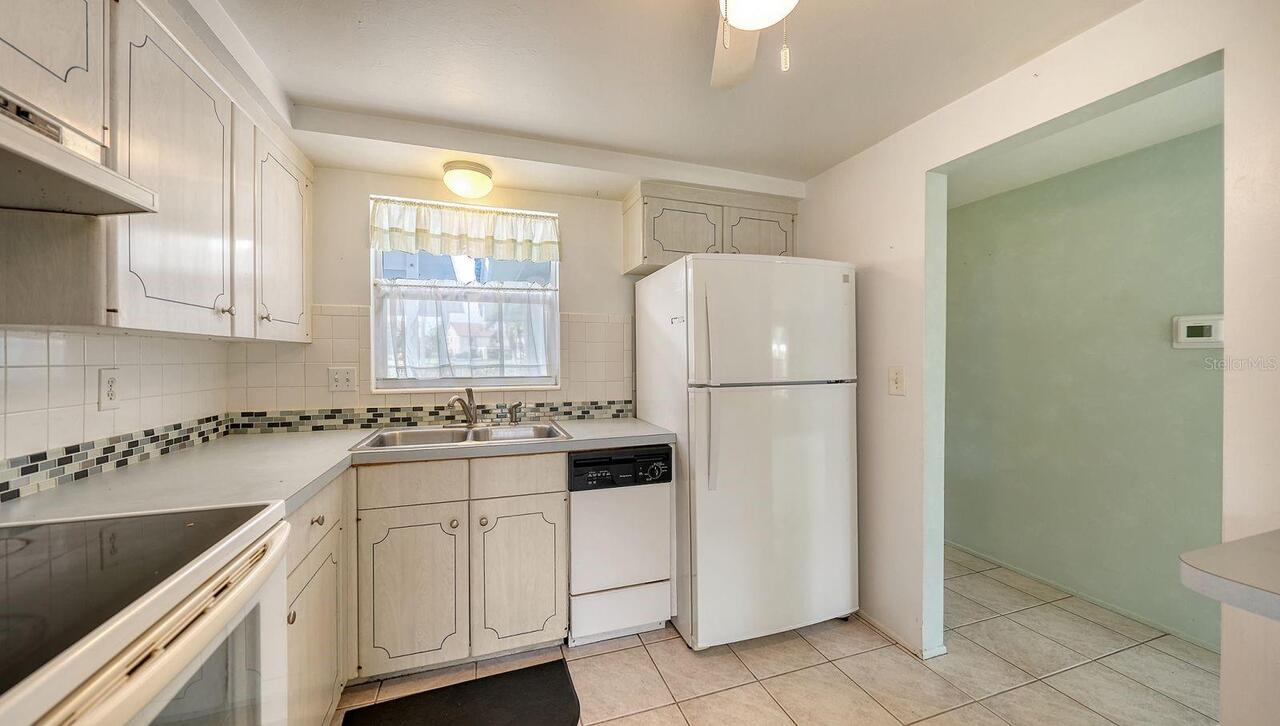Listing Photo 16