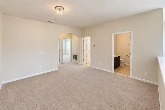 Listing Photo 14