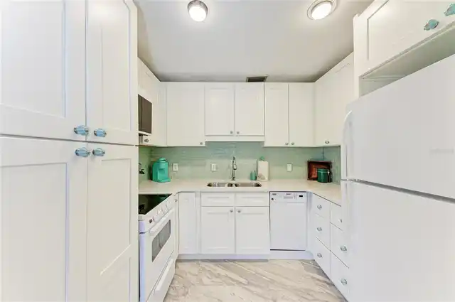 Listing Photo 11