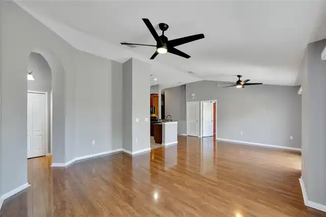 Listing Photo 9