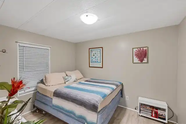Listing Photo 14