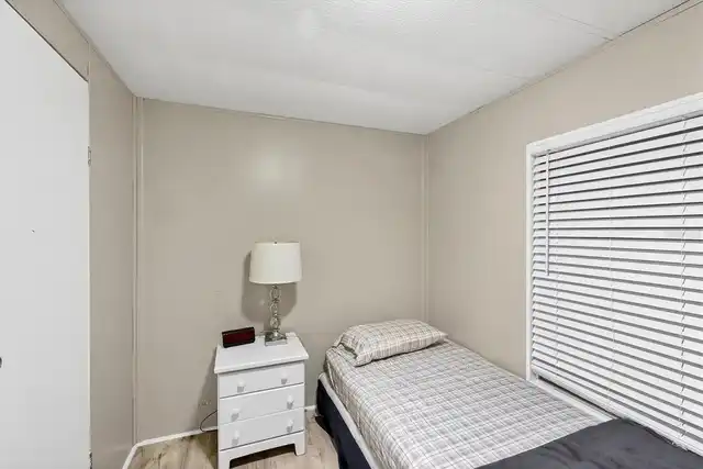 Listing Photo 16
