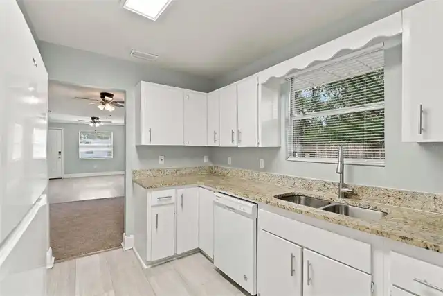 Listing Photo 17