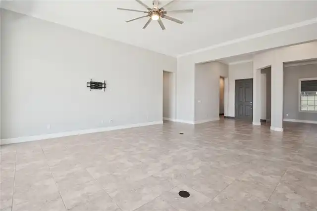 Listing Photo 14