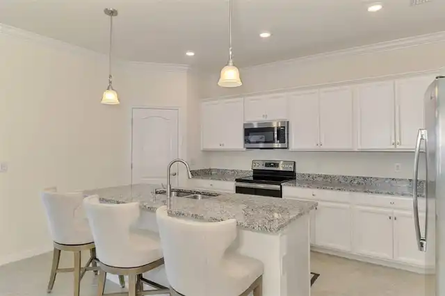 Listing Photo 25