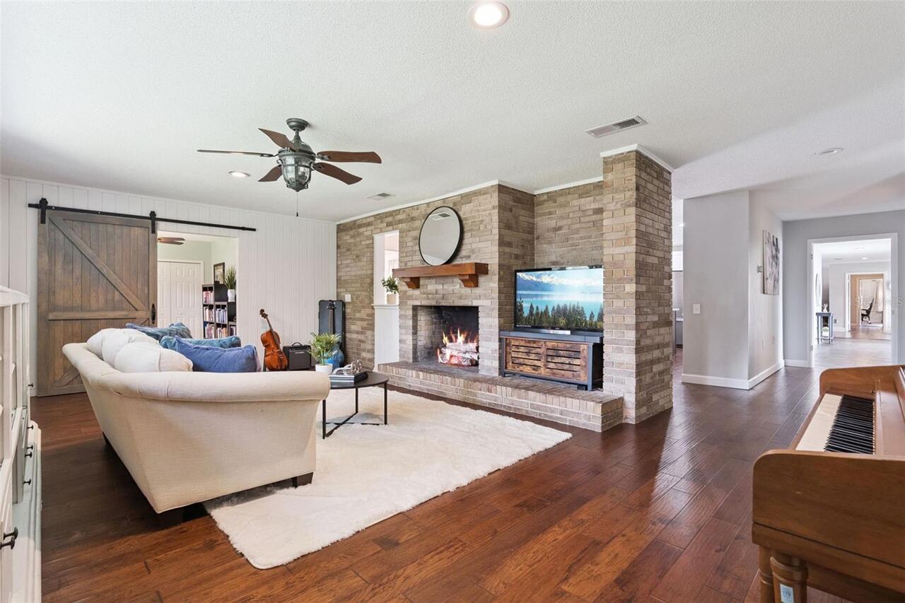 Listing Photo 17