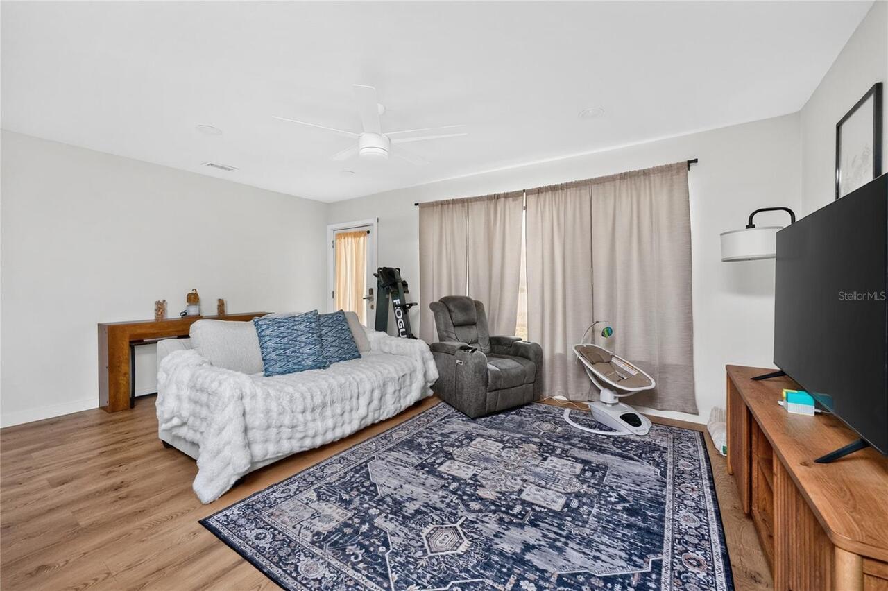 Listing Photo 8