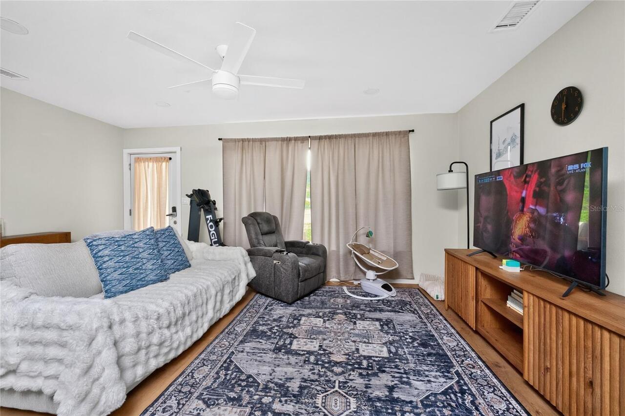 Listing Photo 9