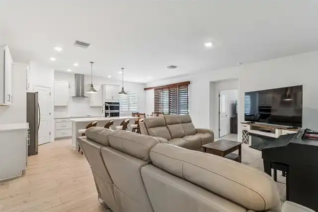 Listing Photo 7
