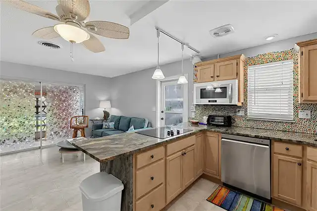 Listing Photo 16