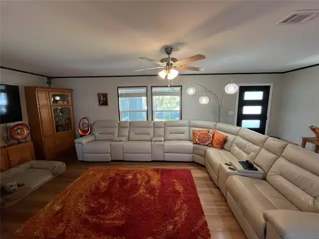 Listing Photo 10