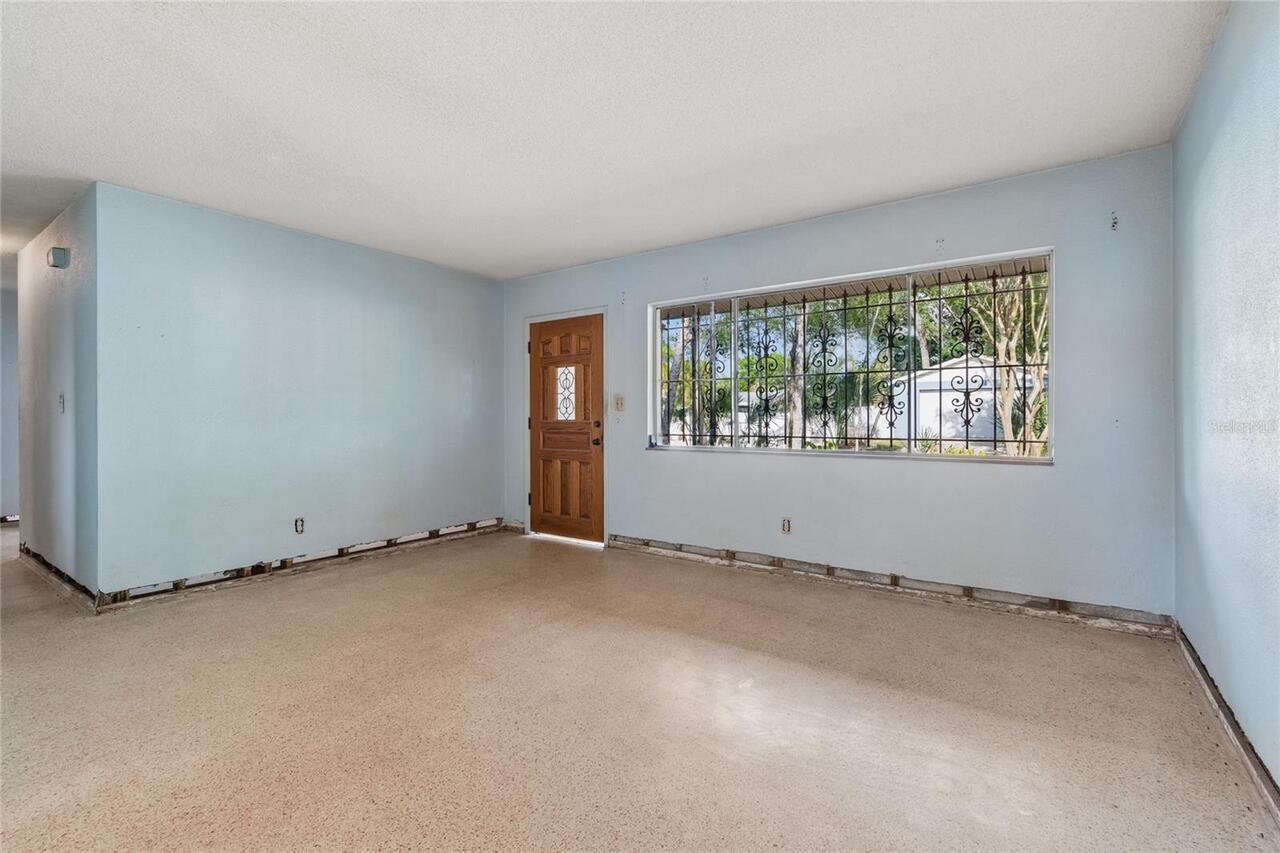 Listing Photo 12
