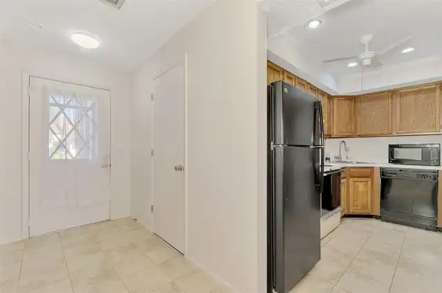 Listing Photo 8