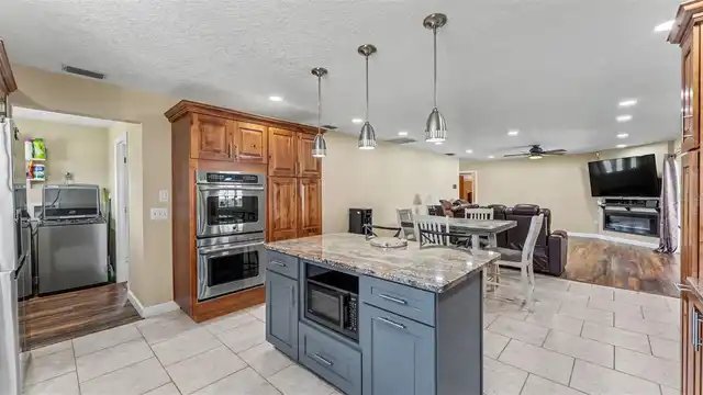 Listing Photo 15