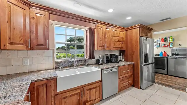 Listing Photo 16