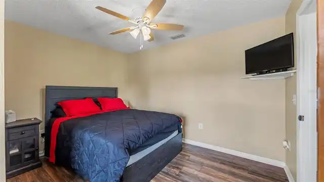 Listing Photo 22