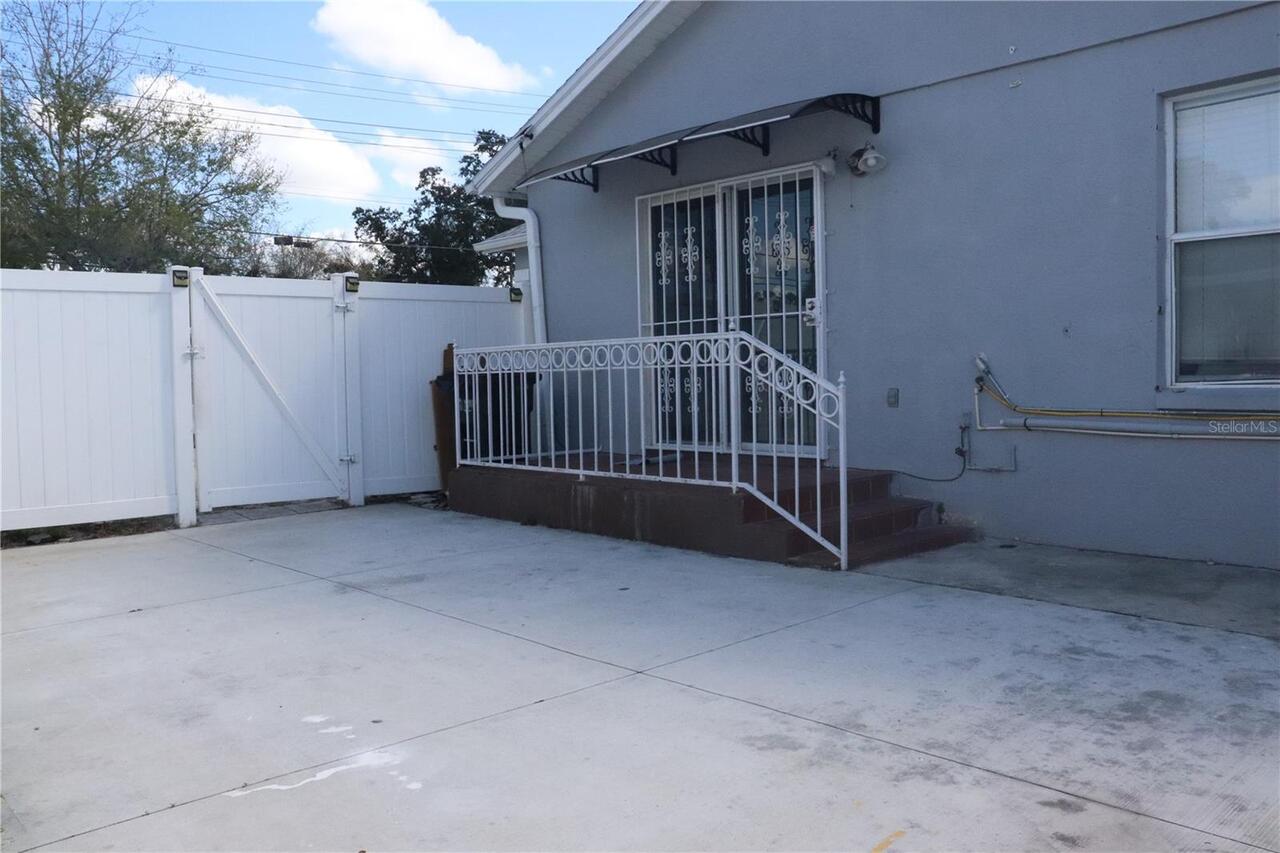 Listing Photo 12