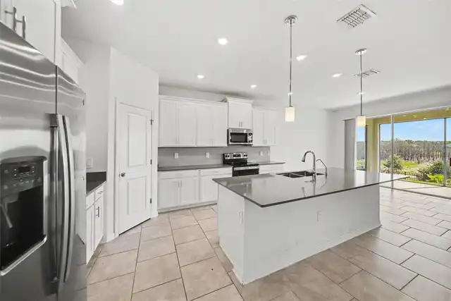 Listing Photo 10