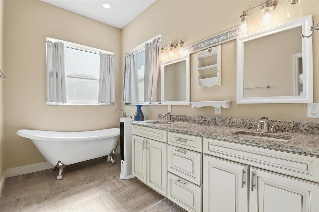 Listing Photo 18