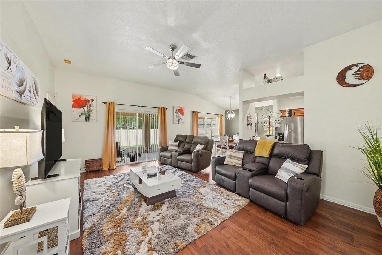 Listing Photo 12